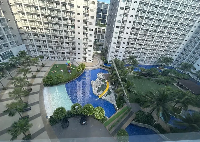 2 Bedrooms And 2 Cr, 1 Ensuite In Shore Residences Pasay Walking Distance To Mall Of And Near In Airport Apartment *