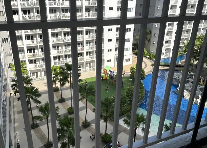 Appartement 2 Bedrooms And 2 Cr, 1 Ensuite In Shore Residences Pasay Walking Distance To Mall Of And Near In Airport